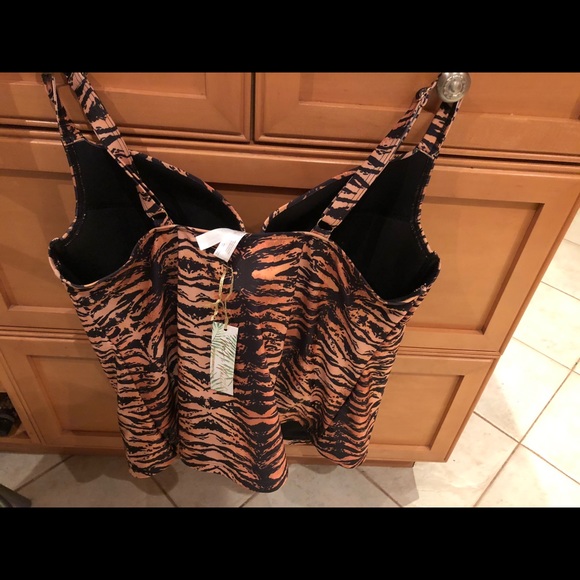 Size 20 US WOLF &WHISTLE bathing suit top - Picture 2 of 3